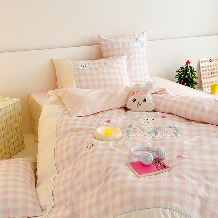 Children's bedding set with astronaut and star print, reversible function