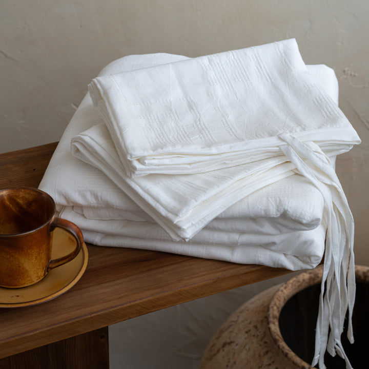 Waffle-Jacquard Cotton Duvet Cover Set with Corner Tie Pillowcases