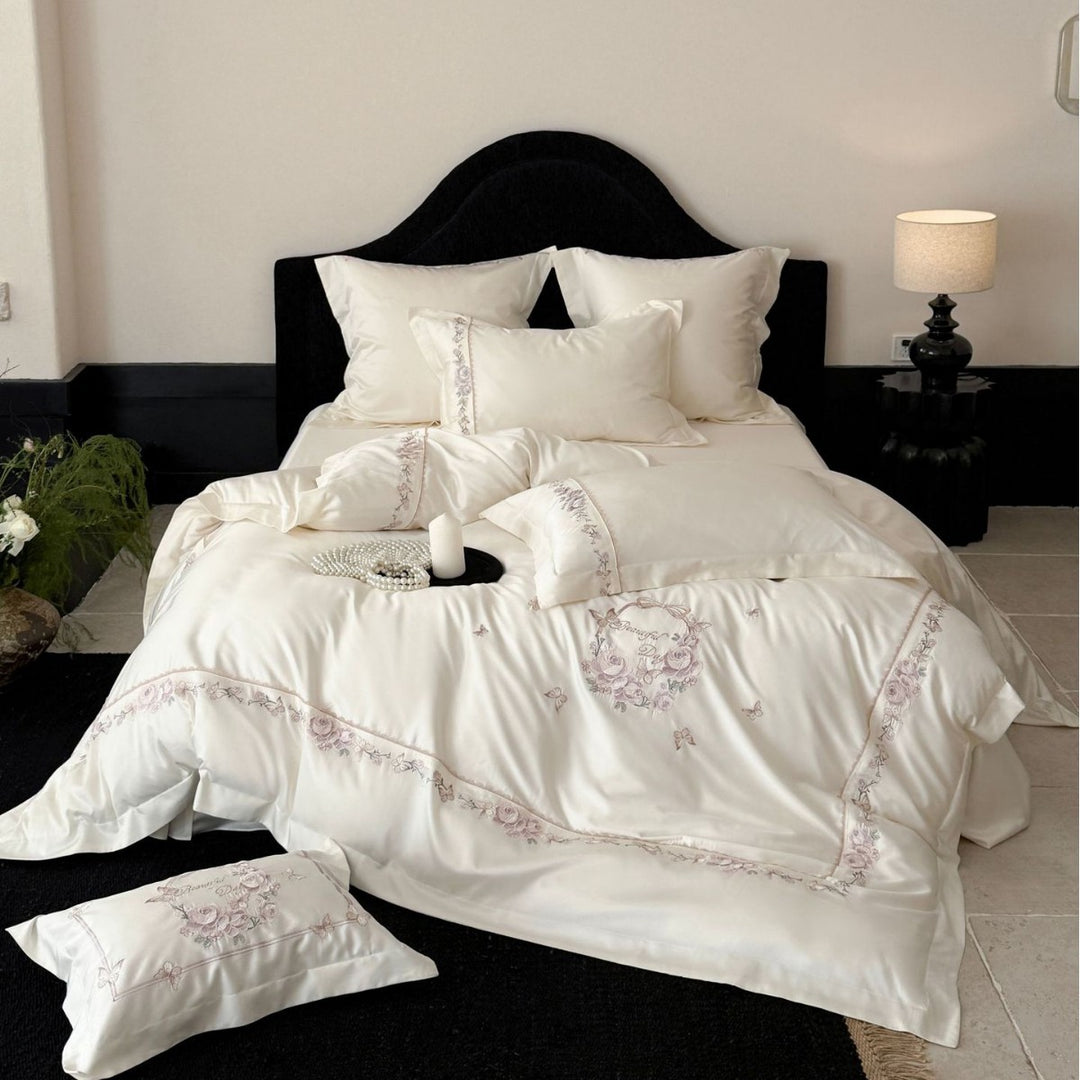 Embroidered Satin-Effect Luxury Duvet Cover Set with Floral Wreath and Pillow Shams