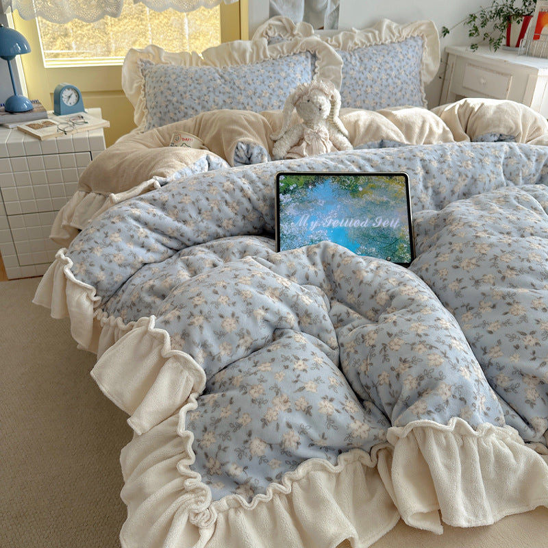 Cozy Patchwork Quilted Bedspread Set