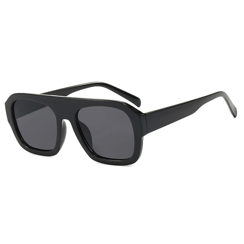 Women's fashionable sunglasses with a sturdy frame and wide lenses Stornfield