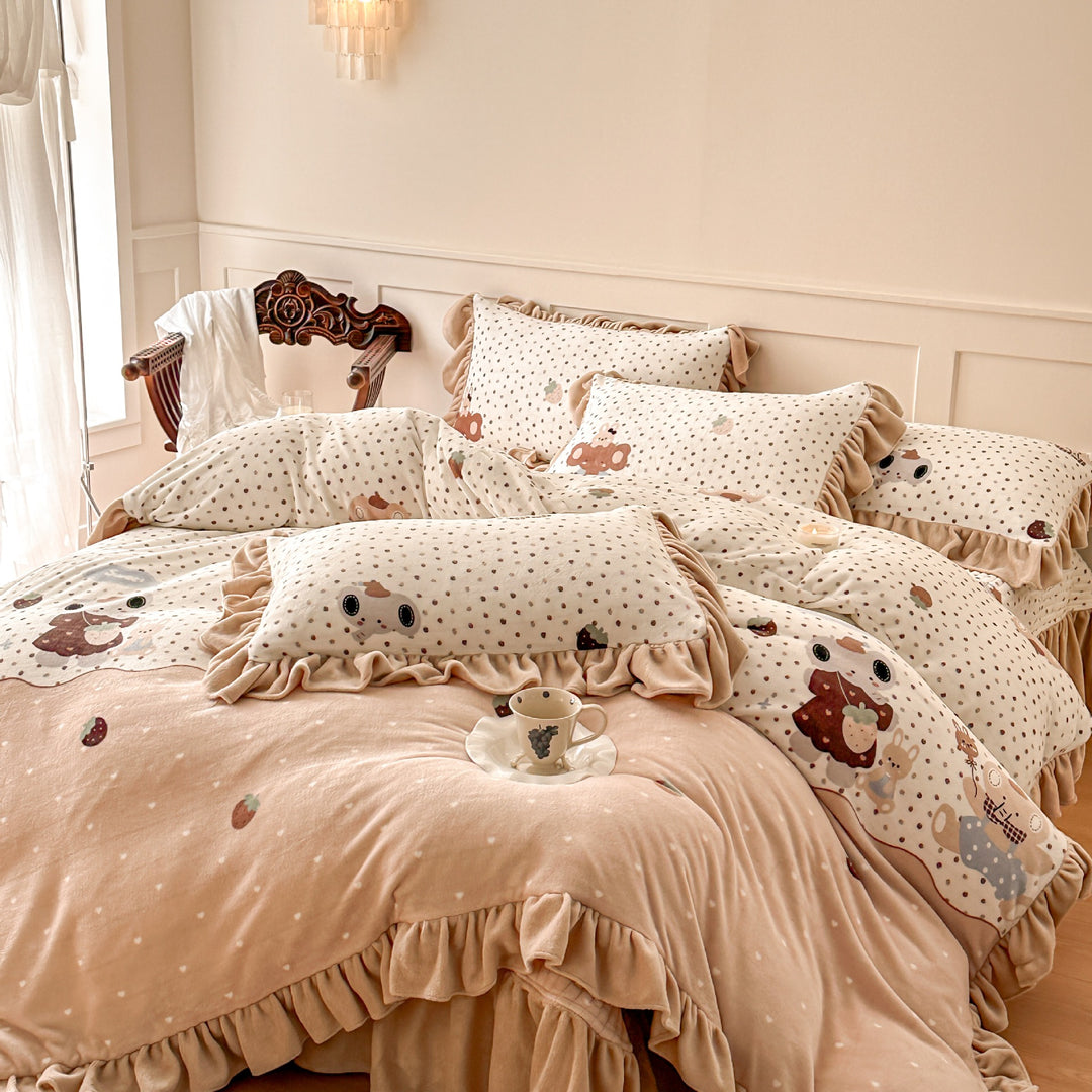 Elegant Floral Quilted Bedspread Set