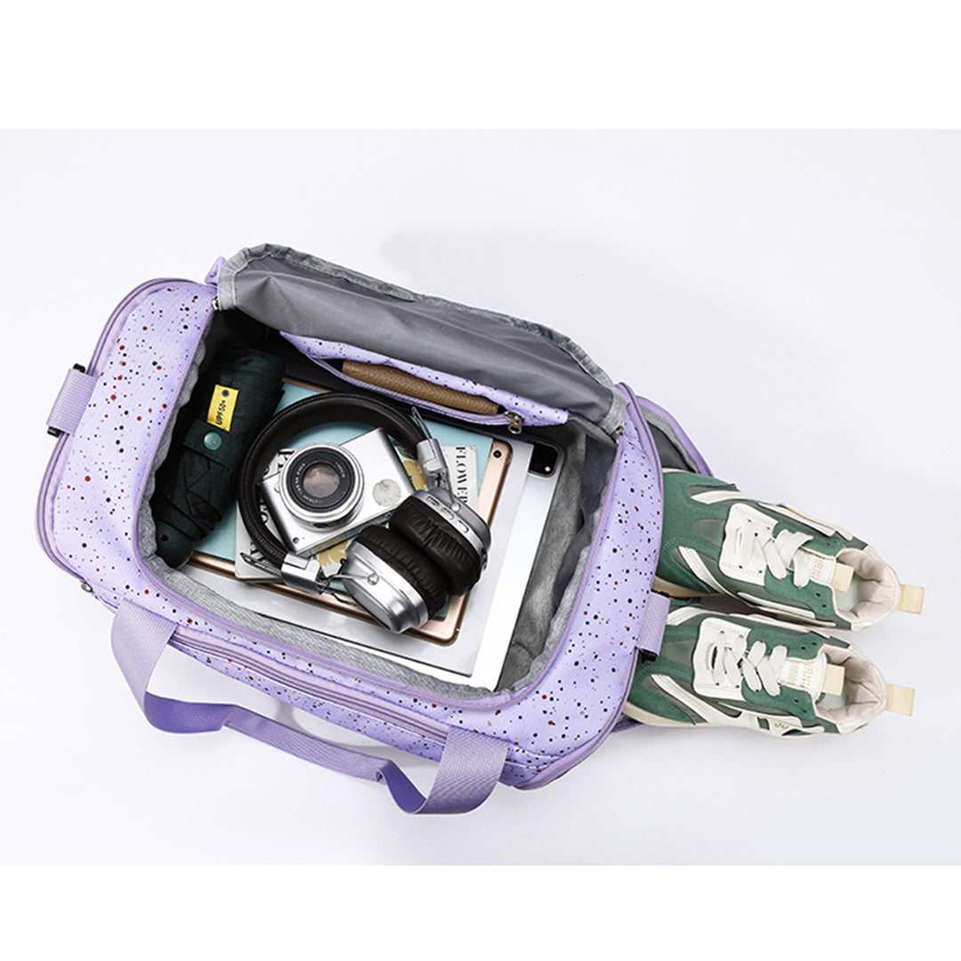 Sporty leisure bag with durable material and innovative compartment design Stornfield
