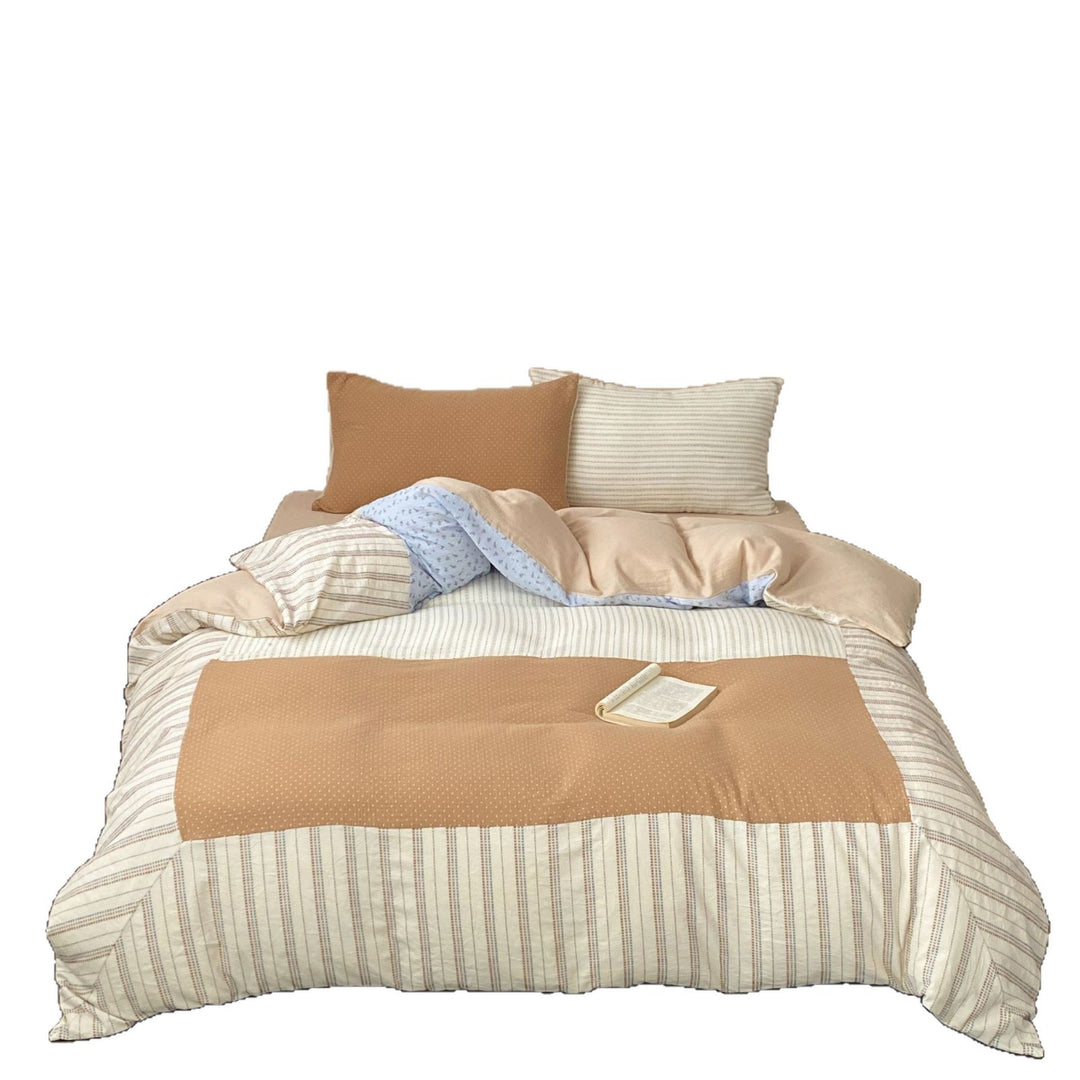 High-quality cotton bedding set with linen look, reversible function and pillow set