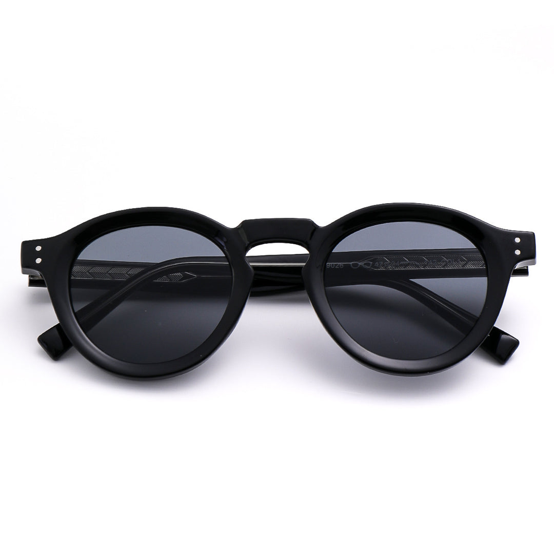 Ladies fashionable sunglasses in classic round style Stornfield