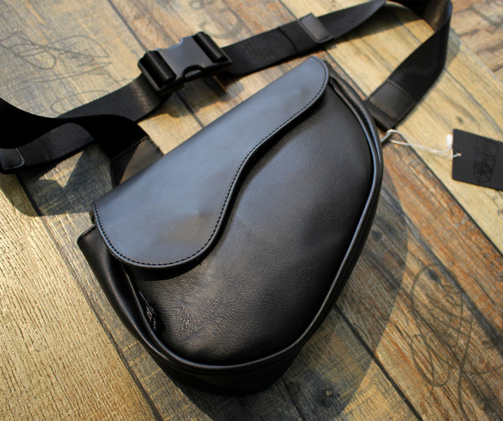 Elegant shoulder bag with innovative closure Stornfield