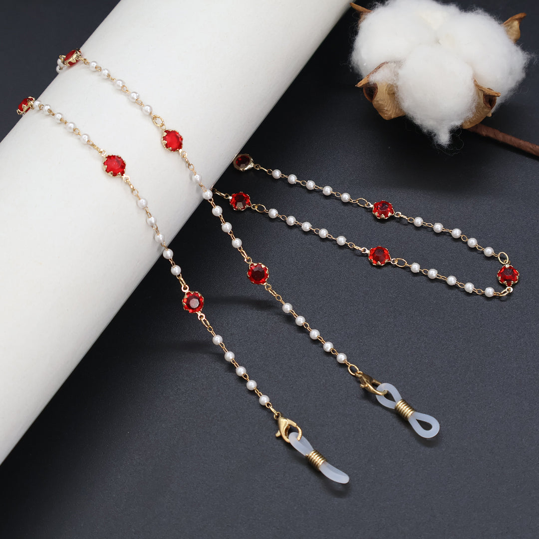 Elegant Pearl and Crystal Eyewear Chain Stornfield