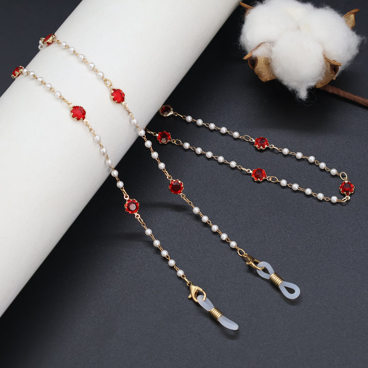 Elegant Pearl and Crystal Eyewear Chain Stornfield
