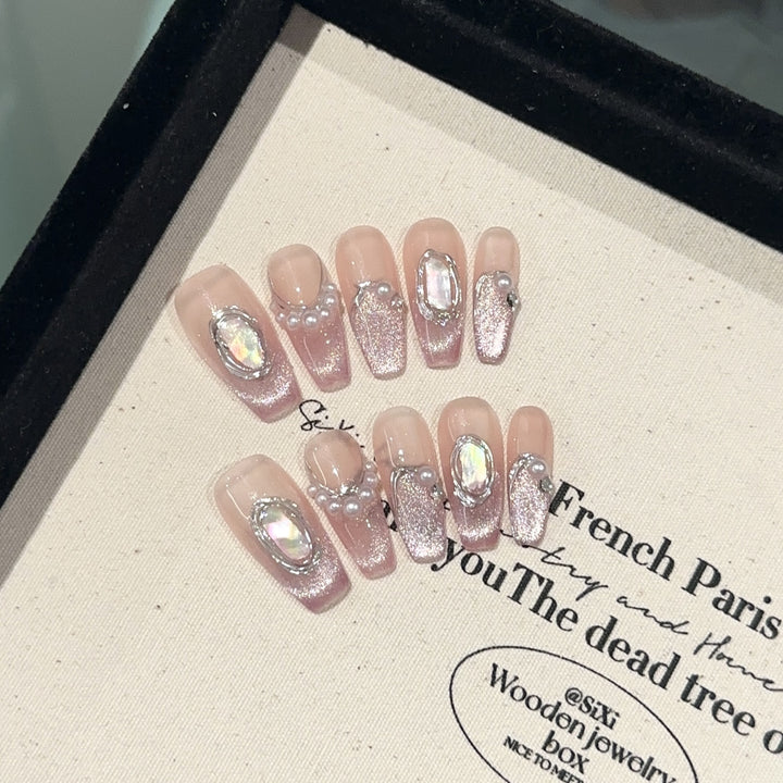 Elegant Pearl and Crystal Embellished Press-On Nail Set