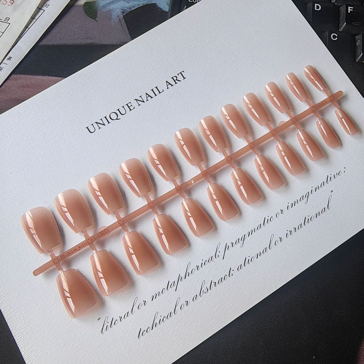 High-Quality Artificial Nail Form Stornfield