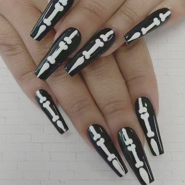 Artificial nail set with unique patterns Stornfield