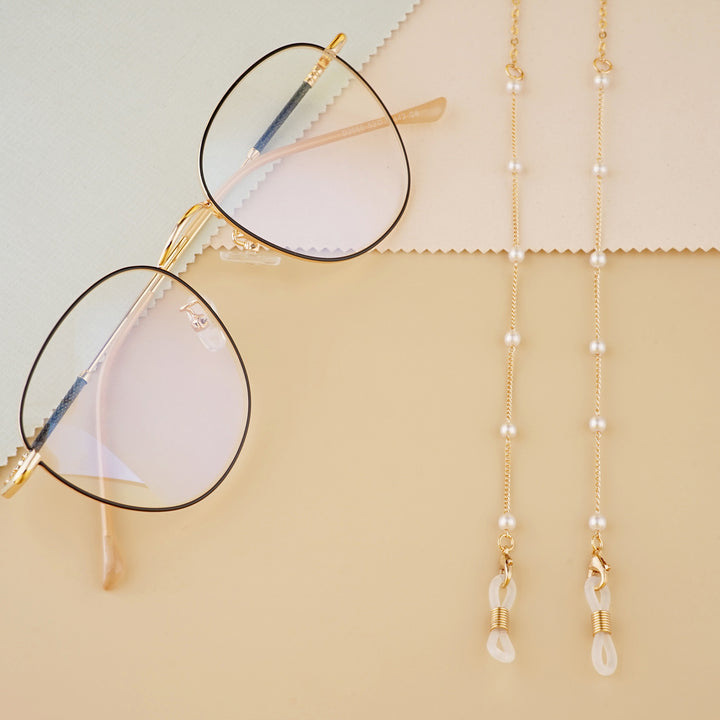 Elegant Pearl-Accented Eyewear Chain Stornfield