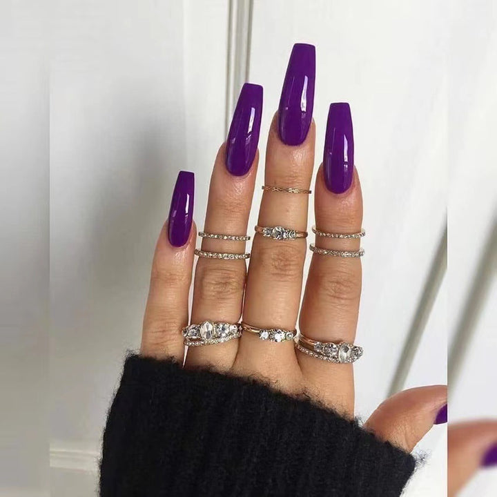 Artificial nail set with luxurious shine and elegant designs Stornfield