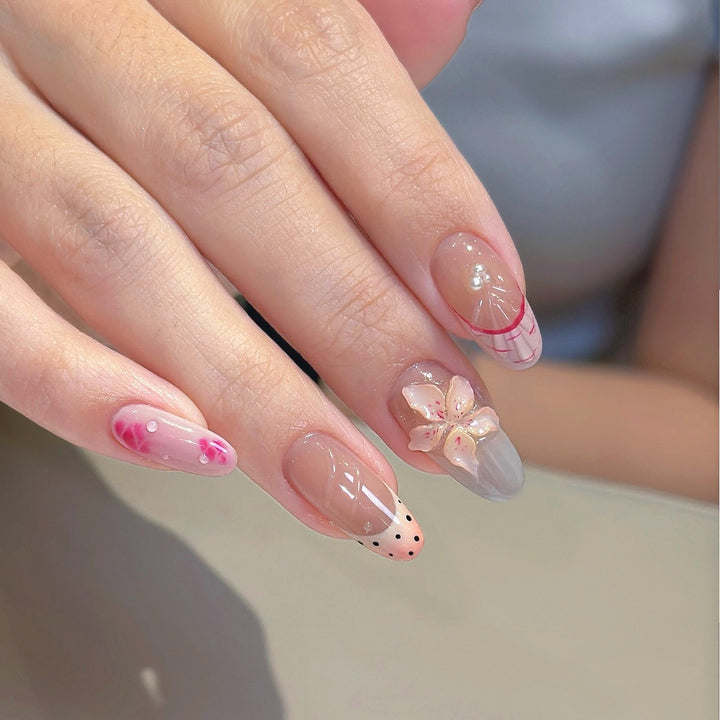 Artistic Floral Nail Design Press-On Set