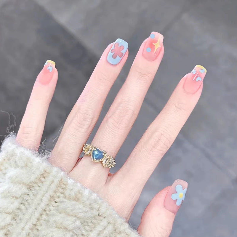 Creative nail art with flower accents Stornfield