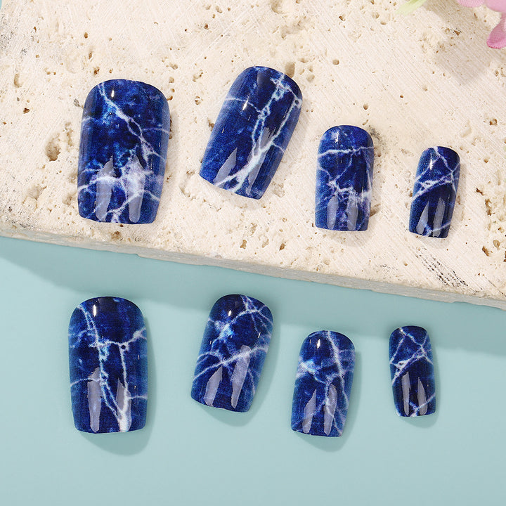 Artificial nails in elegant marble design Stornfield