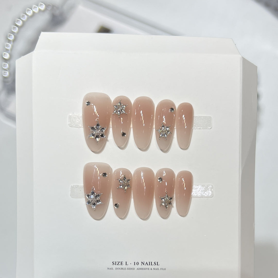 Premium Press-On Nail Art Set with Elegant Heart & Leaf Design Stornfield