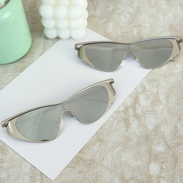 Fashion-Forward Shield Sunglasses Stornfield