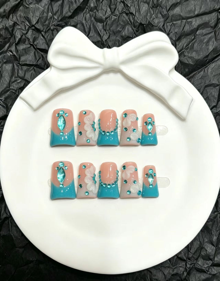 Decorative Press-On Nail Art Set with Floral and Gem Accents  1791774497