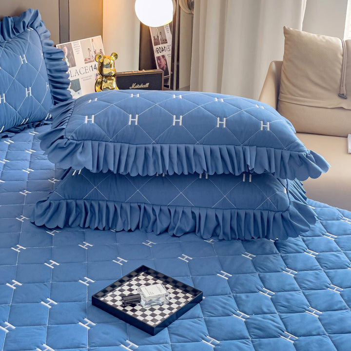 Stylish Quilted Bedspread Set