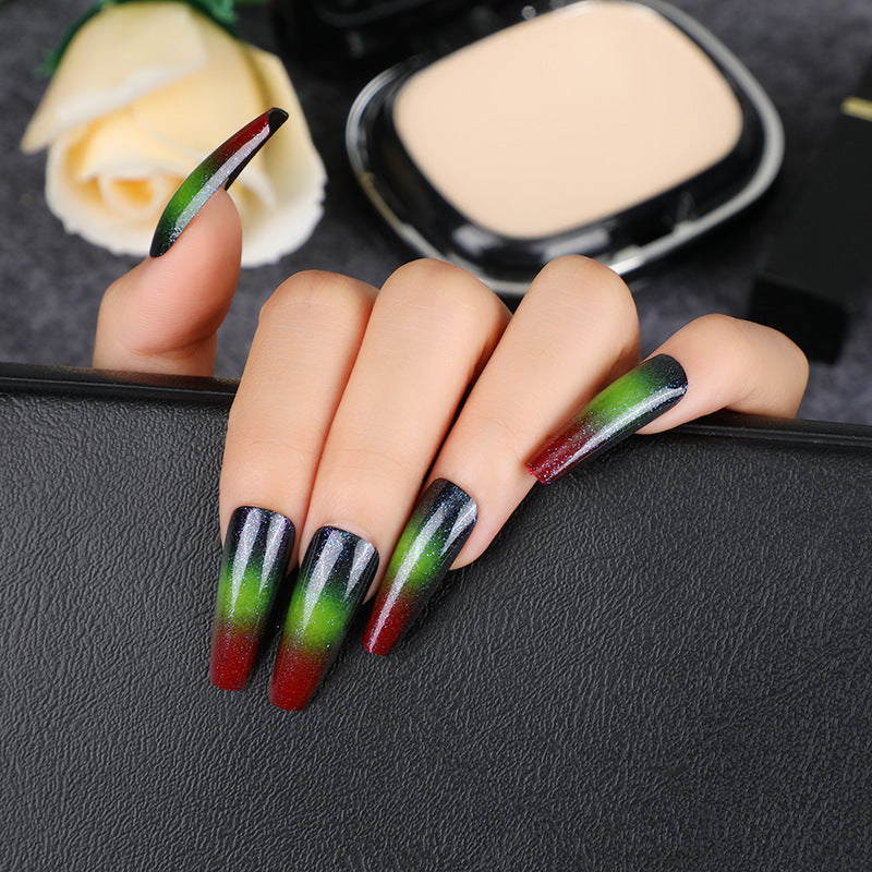 Glamorous artificial nails with gradient Stornfield