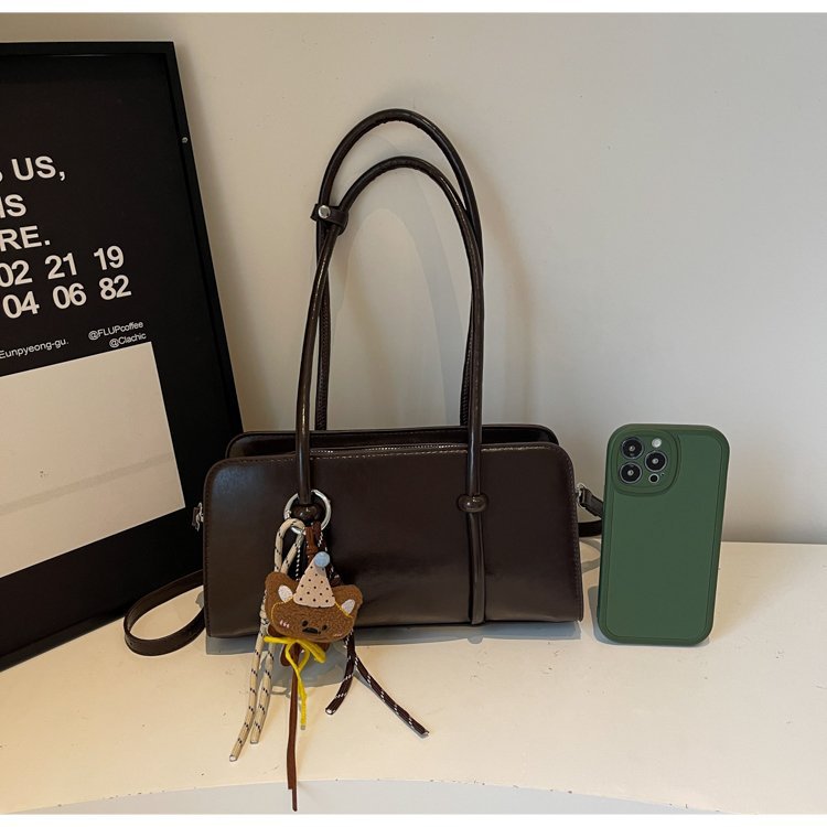 Modern Minimalist Crossbody Bag Stornfield