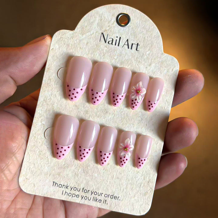 Artistic Floral-Accent Press-On Nail Set Stornfield 1787294359