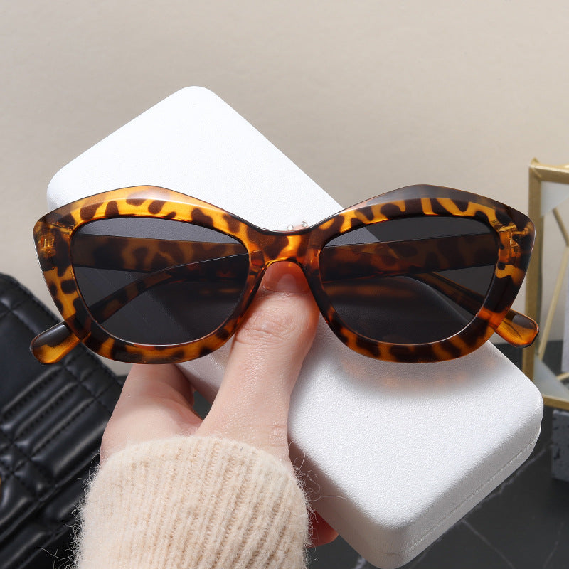 Ladies Cat-Eye Sunglasses with Stylish Leopard Pattern Stornfield