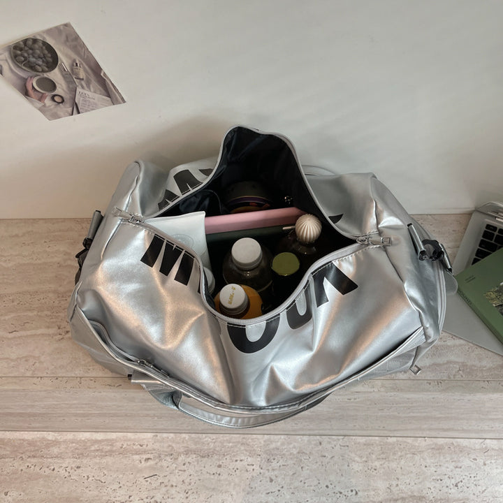 Sporty travel bag with water-repellent outer material and extensive interior organization Stornfield