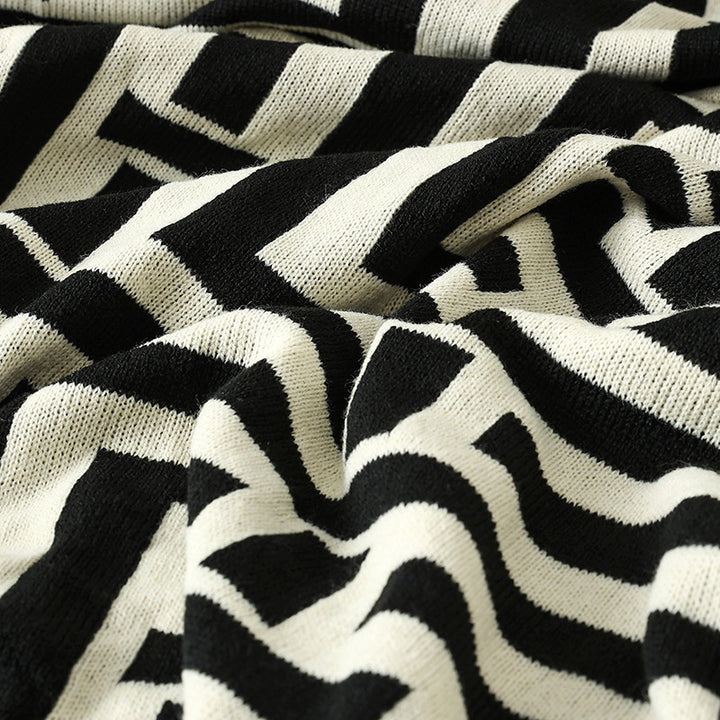 Women's decorative comfort blanket in modern geometric design Stornfield