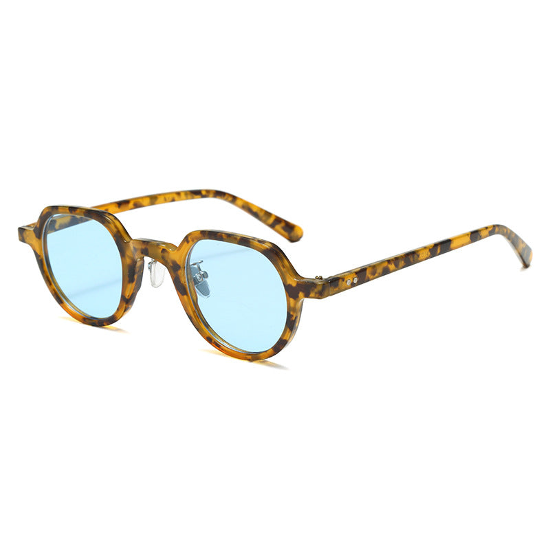 Women's round sunglasses with modern plastic frame and UV protection Stornfield