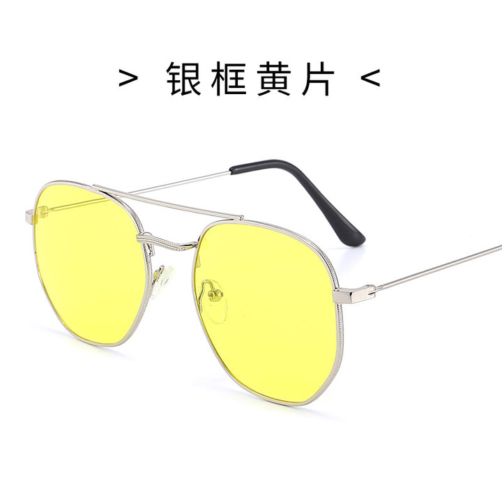 Ladies sunglasses with oval frame and protective gradient lens Stornfield