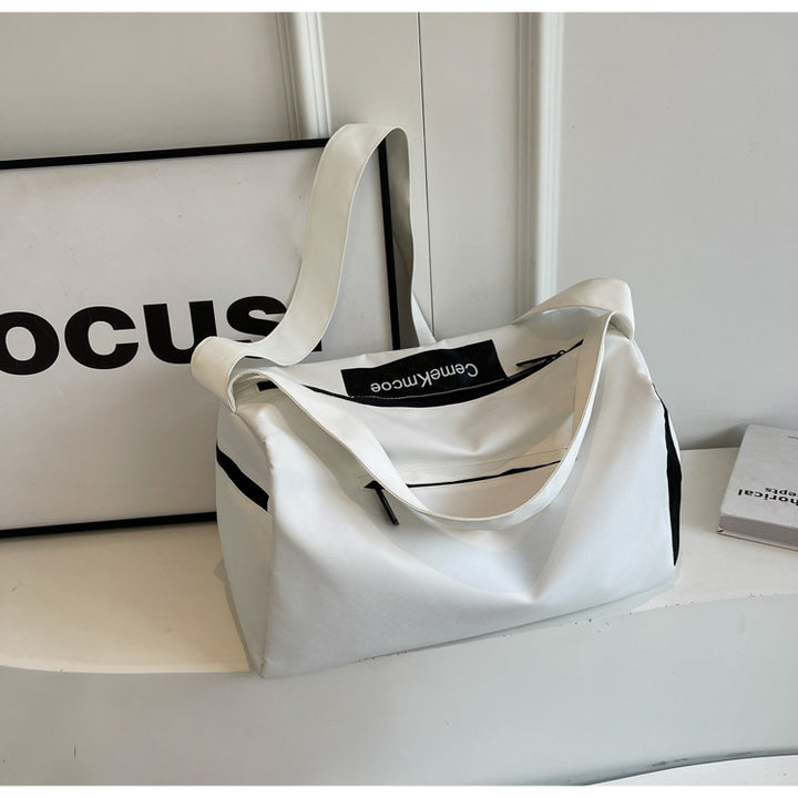 Stylish Travel Bag With Versatile Storage Options Stornfield