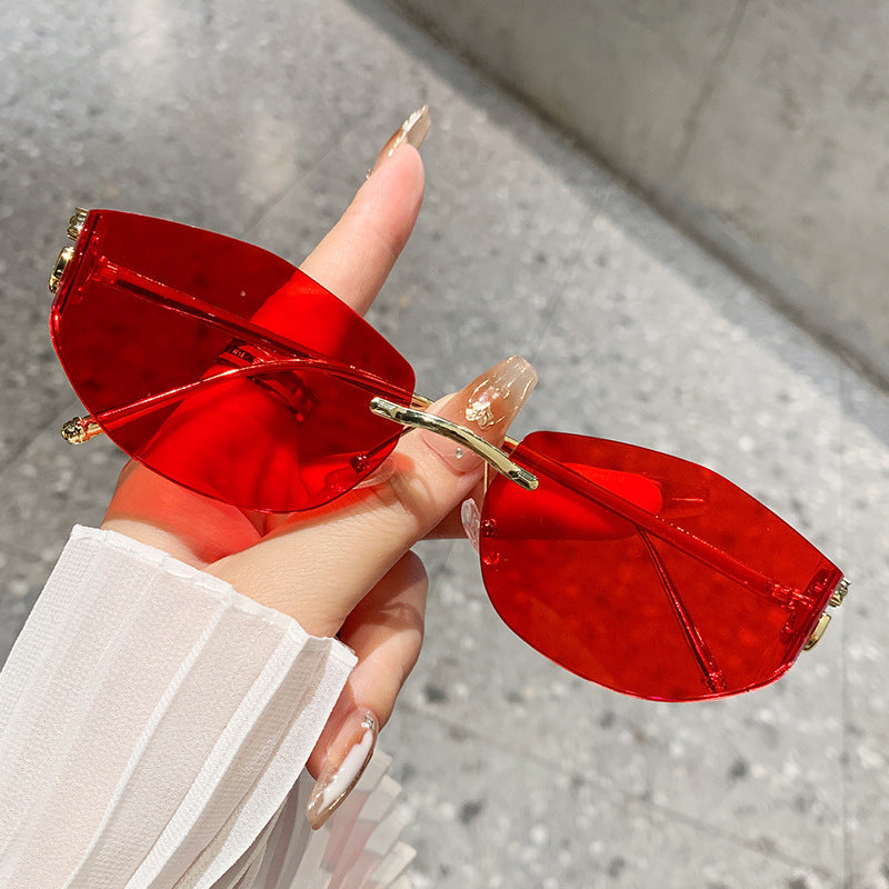Women's fashionable sunglasses with innovative checkered design Stornfield