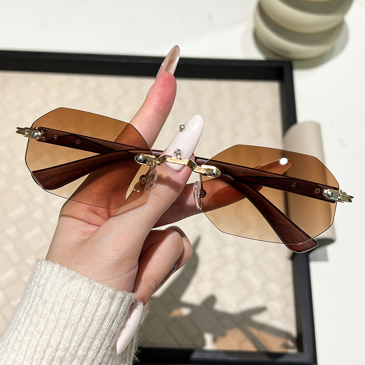 Women's futuristic sunglasses with geometric frame and wood details Stornfield