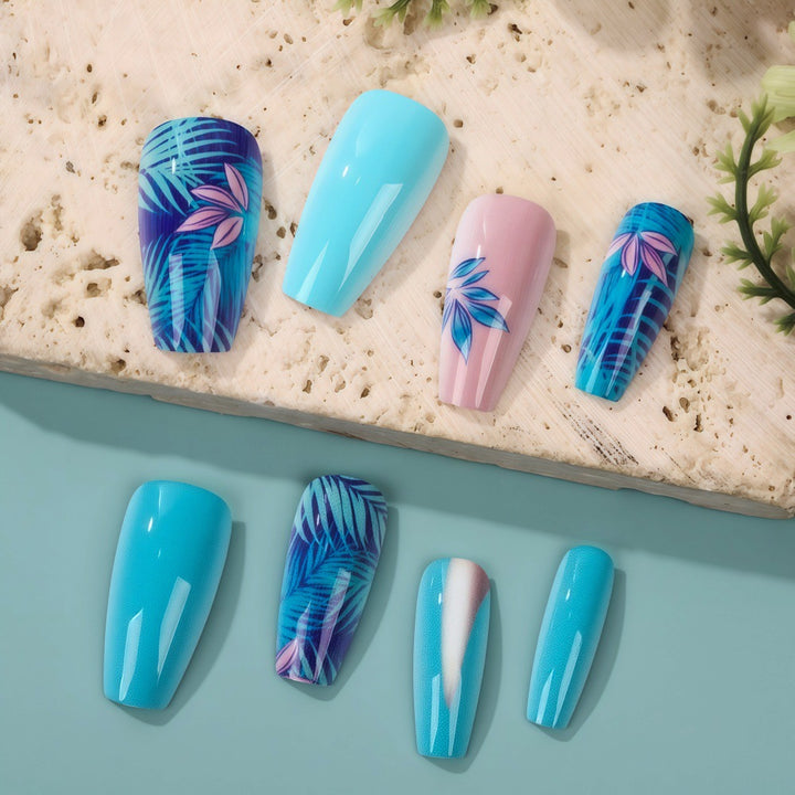 Artificial nails in exotic palm design Stornfield