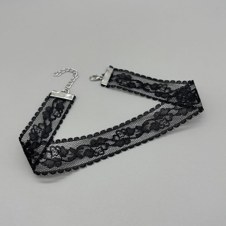Elegant Lace Choker Stornfield