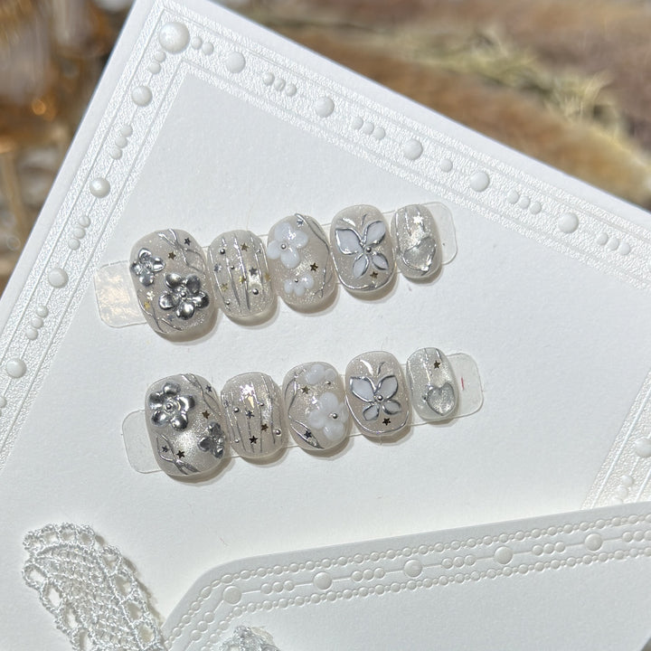 Decorative Press-On Nail Art Set with Floral and Star Accents Stornfield