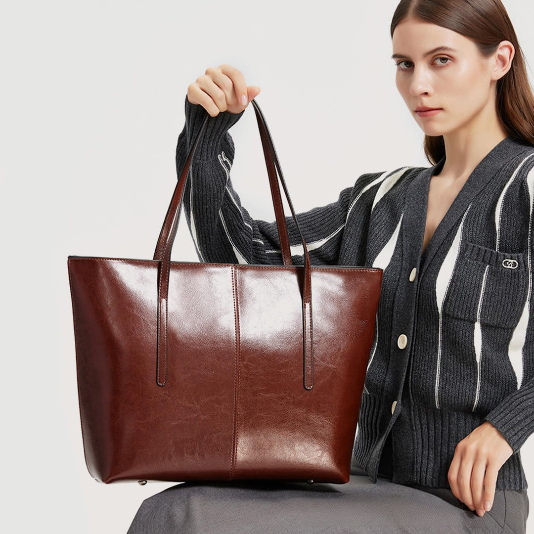 Elegant Handbag Made of High-Quality Leather Stornfield