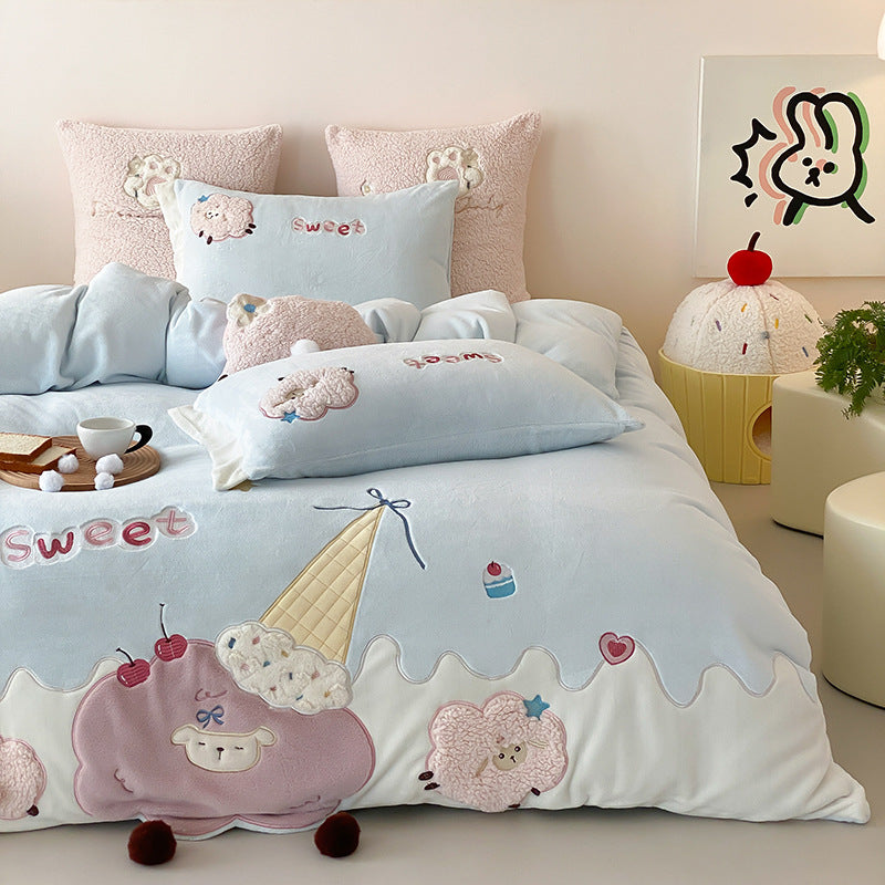 Children's Bedding Set with Embroidered Astronauts and Planets made of Soft Microfiber