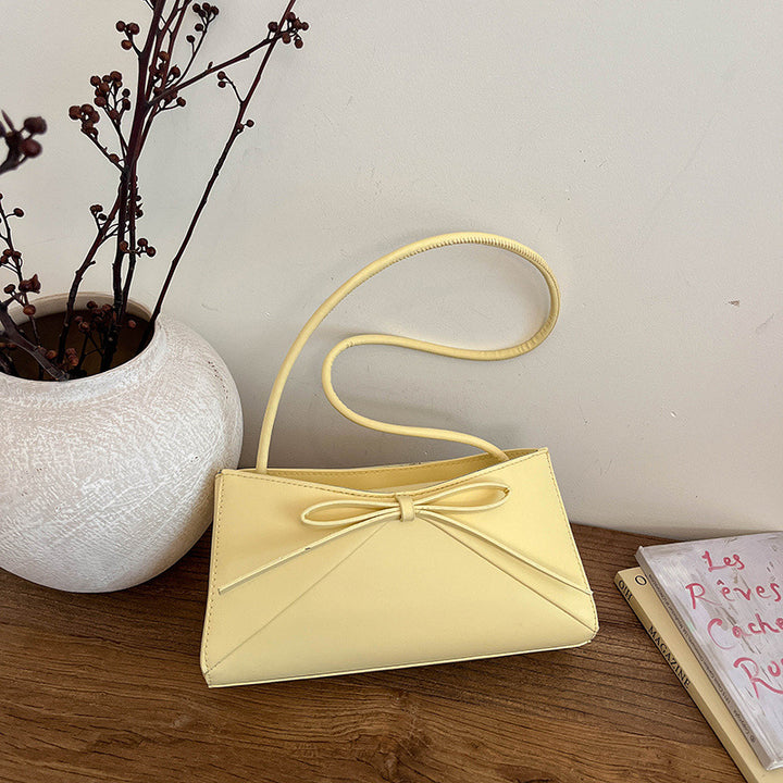 Elegant Bow-Detail Handbag