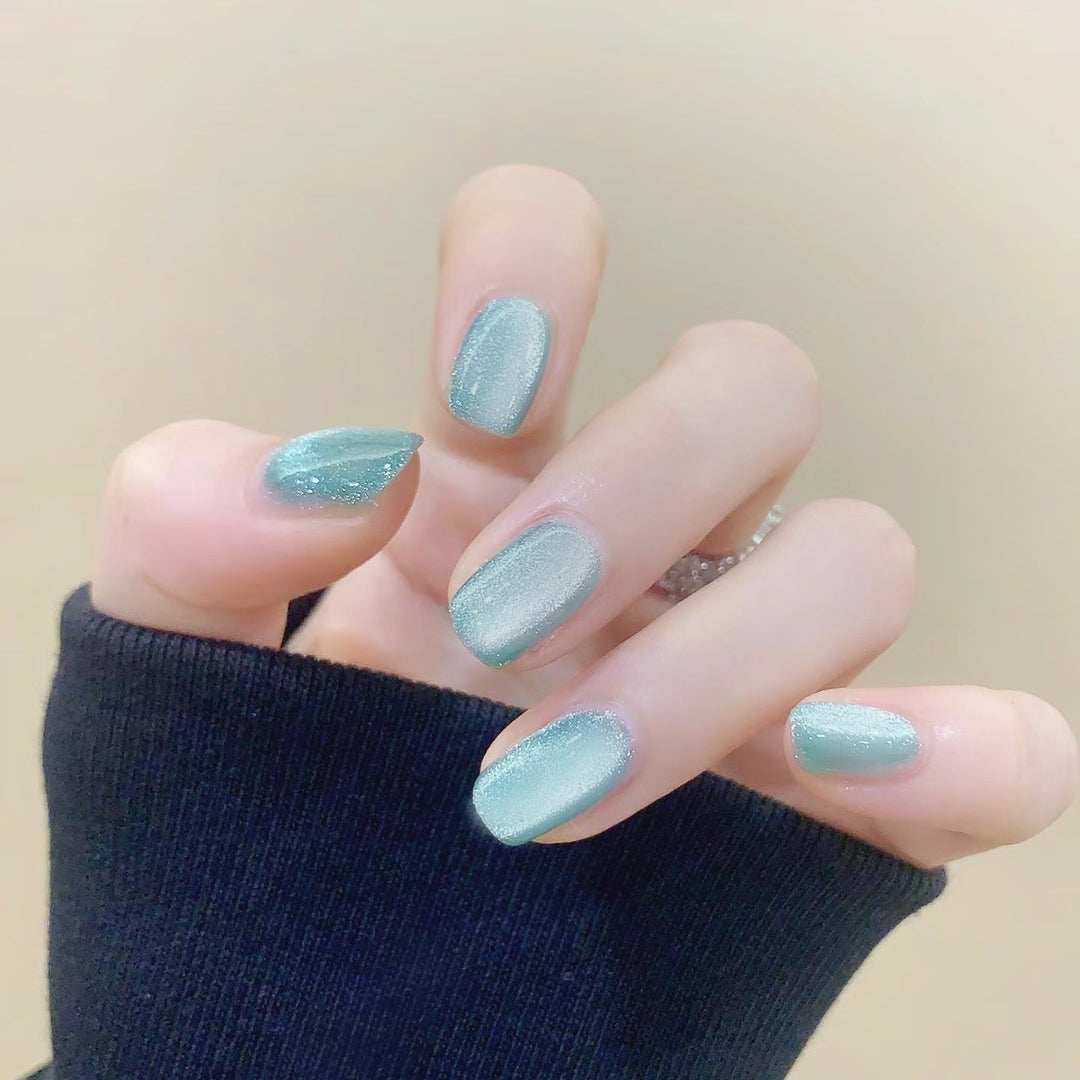 Stylish Metallic Press-On Nail Set