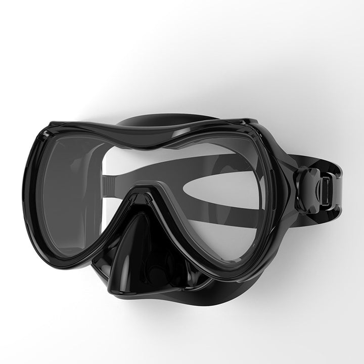 Diving mask with soft silicone edge and wide field of vision Stornfield