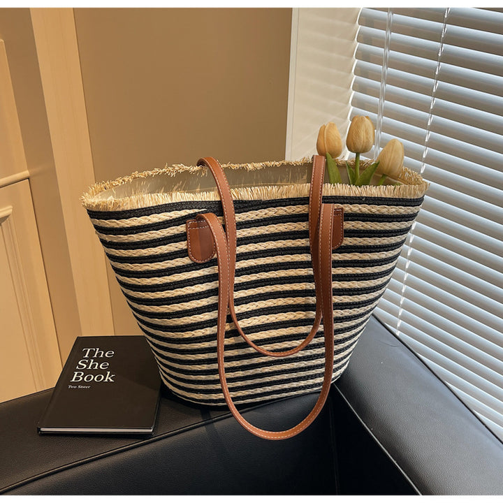 Beach bag with unique woven design Stornfield