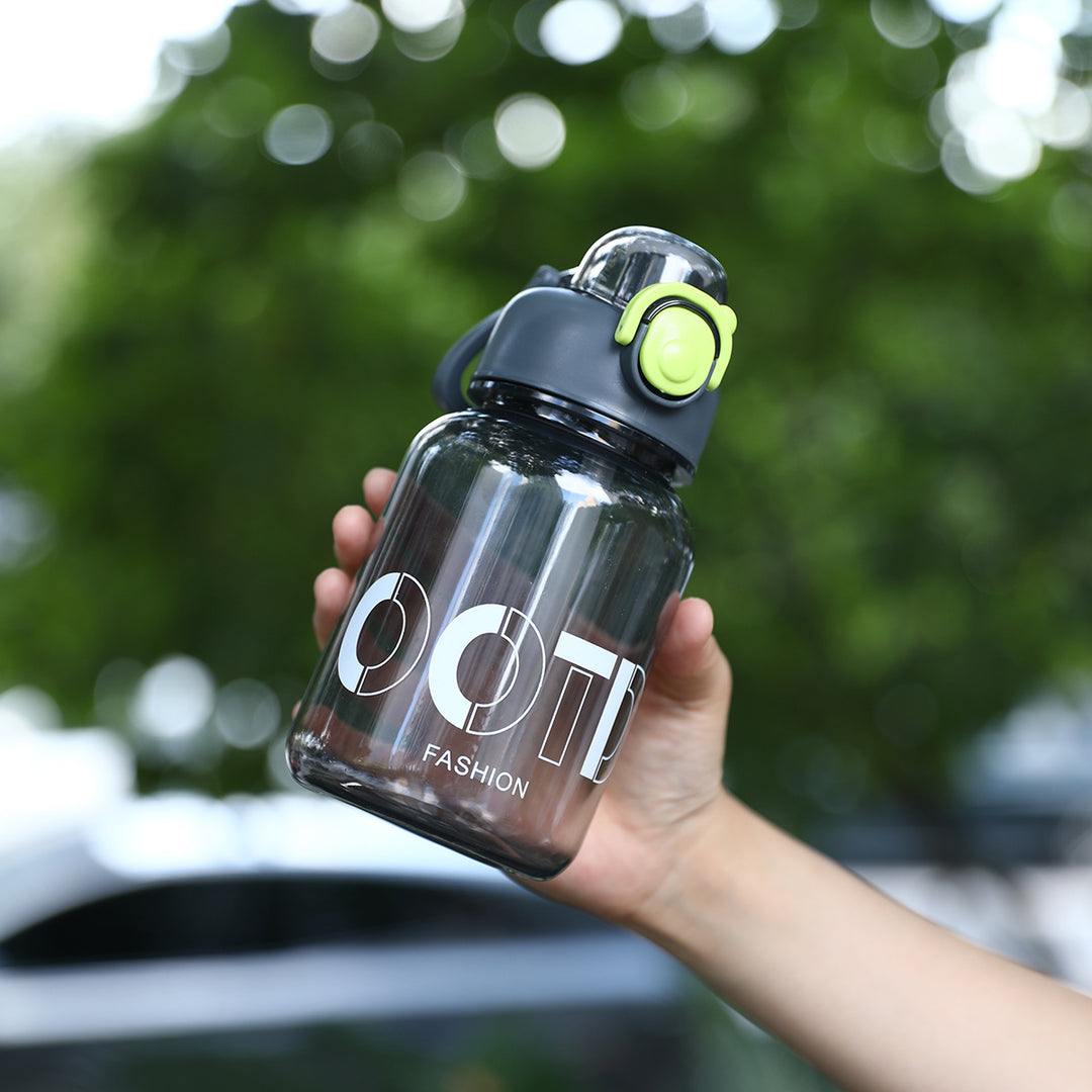 Women's transparent sports water bottle with practical Stornfield attachment