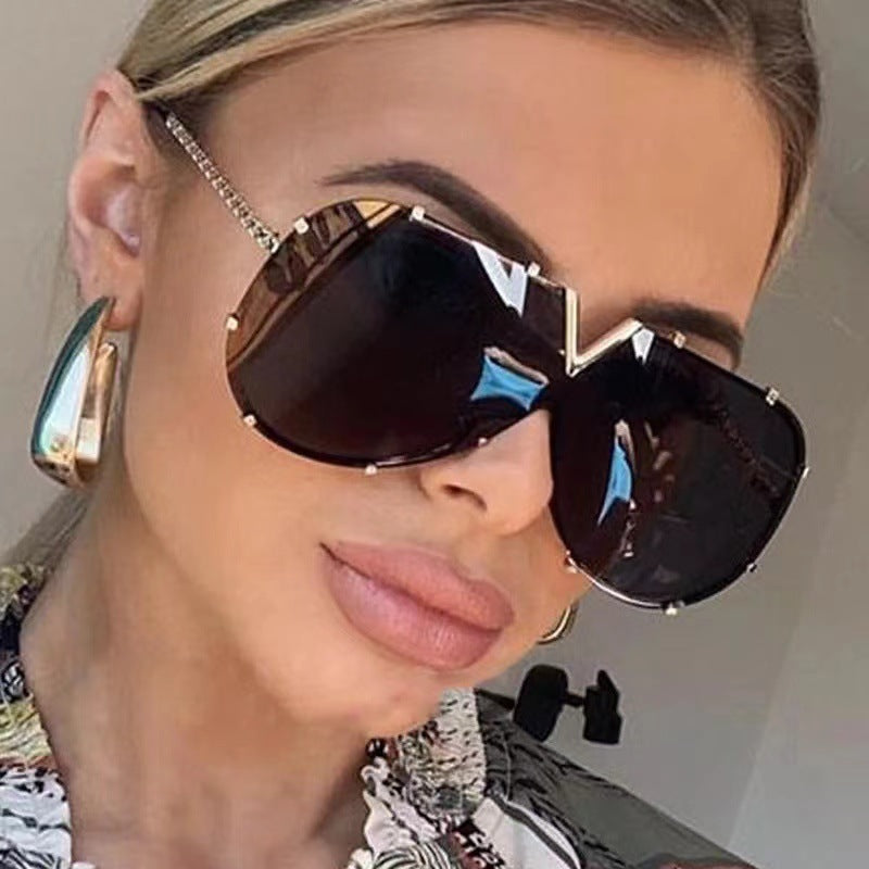 Women oversized goggles in futuristic design Stornfield