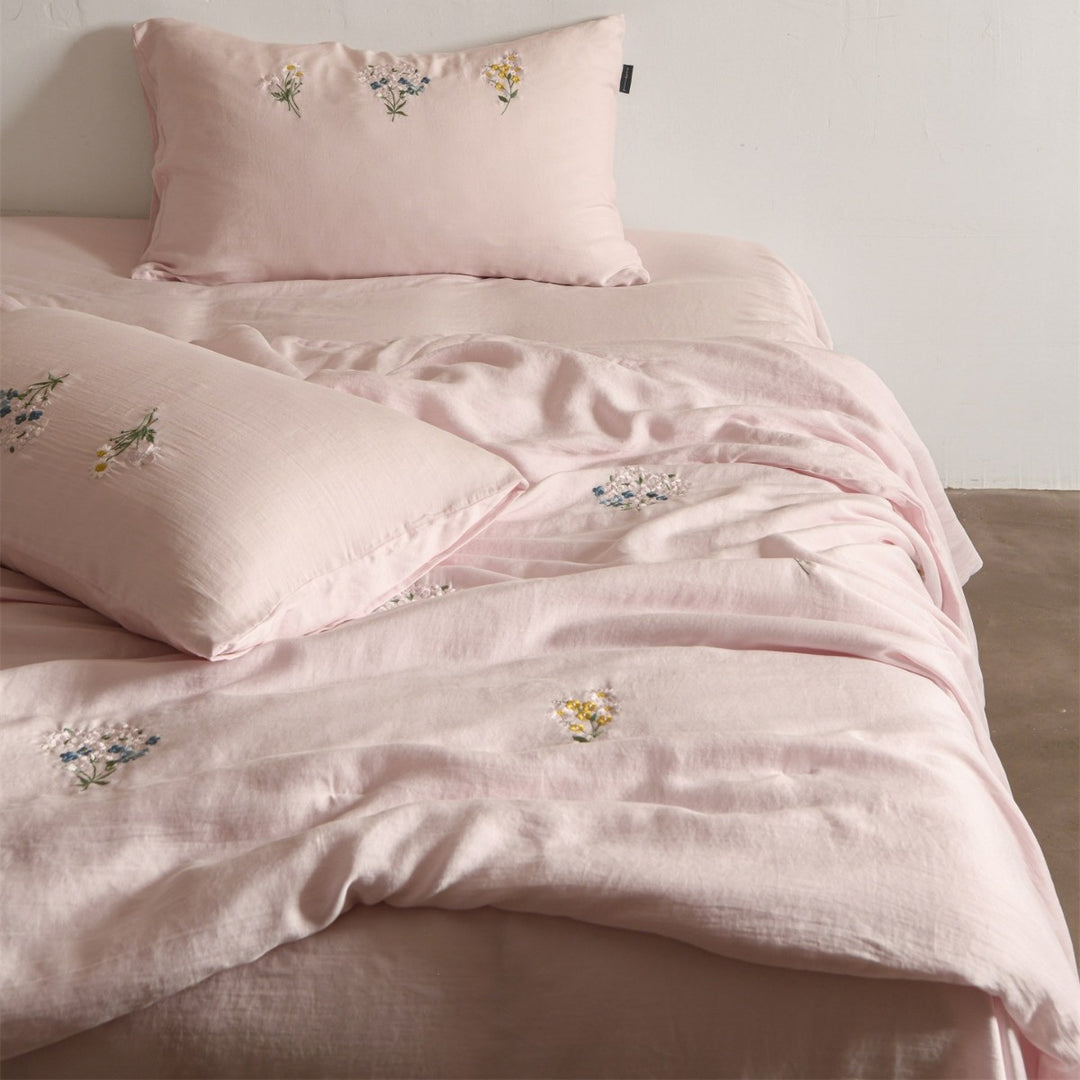 Embroidered linen-cotton bedding set with soft wash quality