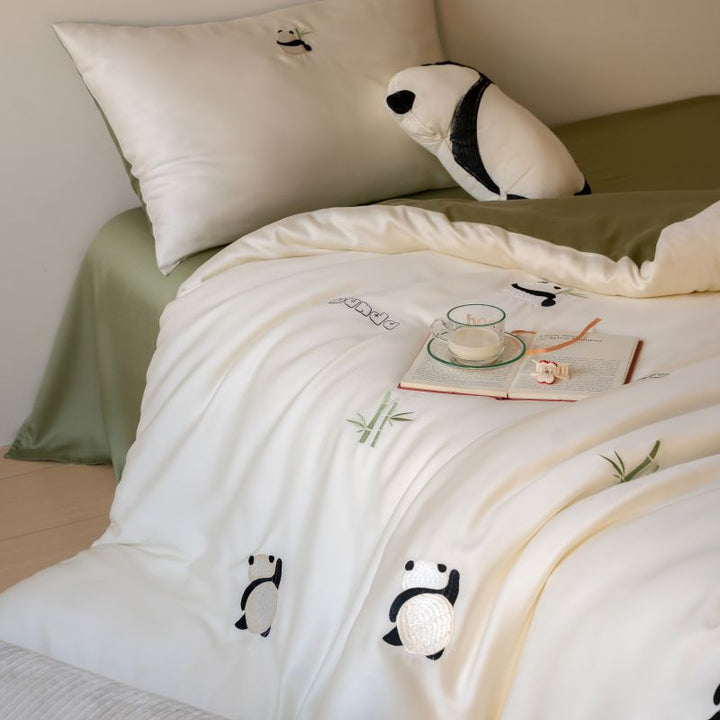 Cozy Cartoon-Themed Bedding Set