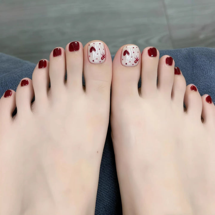 Artistic Press-On Nail Art Set with Heart and Dot Design