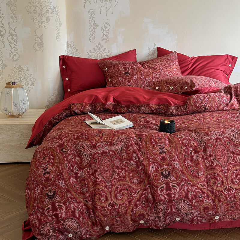 Bedding set made of fine cotton satin with an opulent floral print and button closure